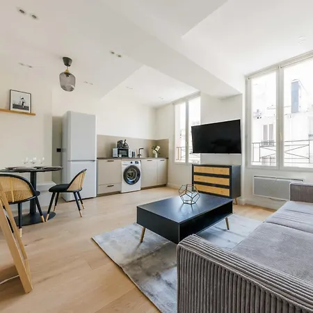 Lovely 1bdr Sentier Grands Blv